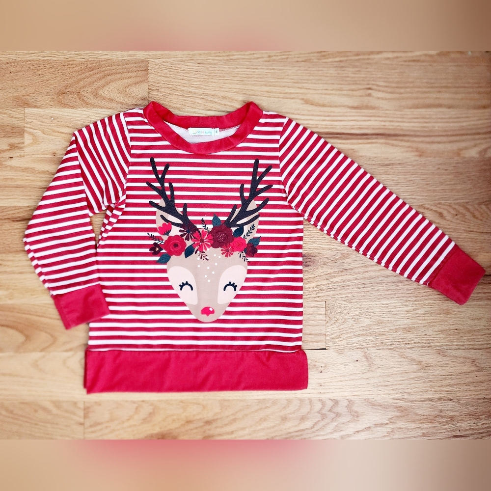 Long sleeve tee. Girl's size 6y.o.